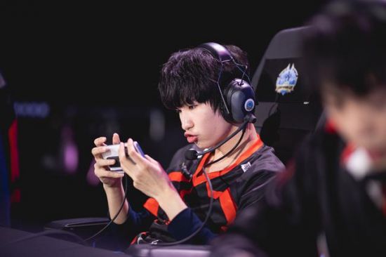 ALFTSHK五人组在LPL赛场创下出场记录